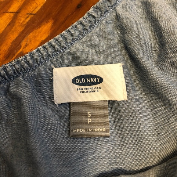 Old Navy Chambray Style Top - Picture 9 of 12